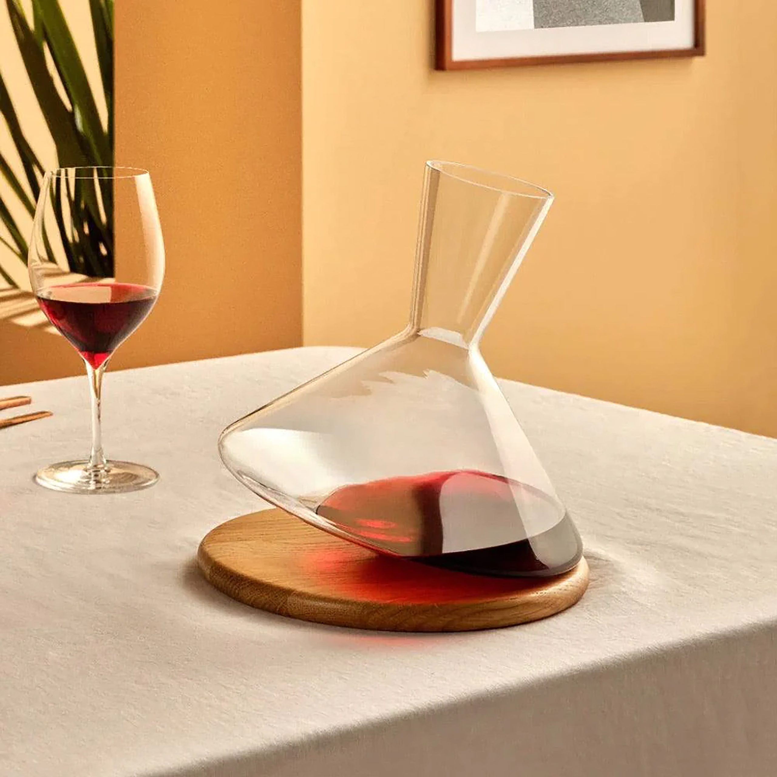 BALANCE WINE DECANTER